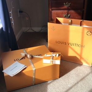 Louis Vuitton Shopping Bag & Accessories